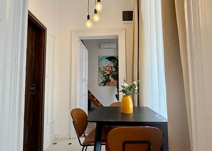 Gloriya Downtown Apartment Budapest